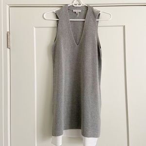 1. State V-neck sleeveless sweater tunic